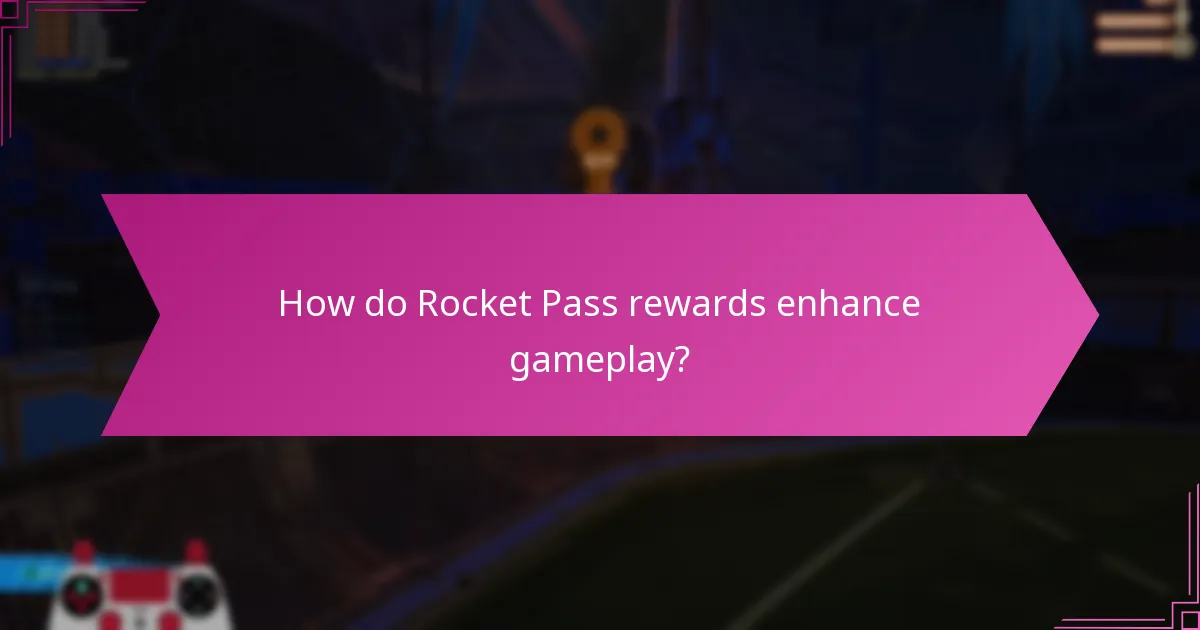 What types of rewards are available in the Rocket Pass?